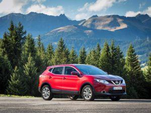 nissan qashqai сбоку справа