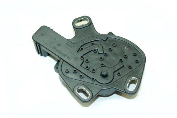 datchik-polozheniya-selektora-akpp-nissan-x-trail-t31-qr25de-24520